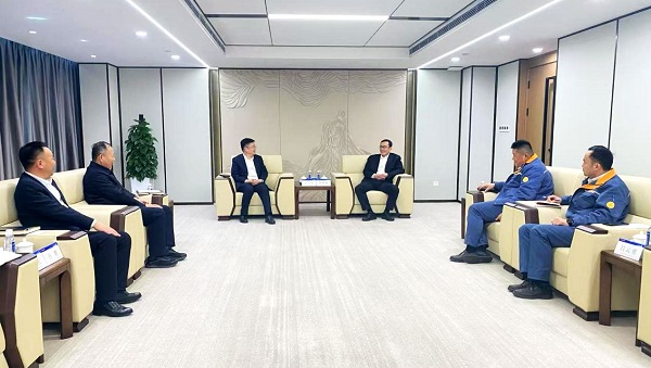 岳文彥一行拜會(huì)中國(guó)寶武集團(tuán)黨委常委，寶鋼股份黨委書(shū)記、董事長(zhǎng)鄒繼新